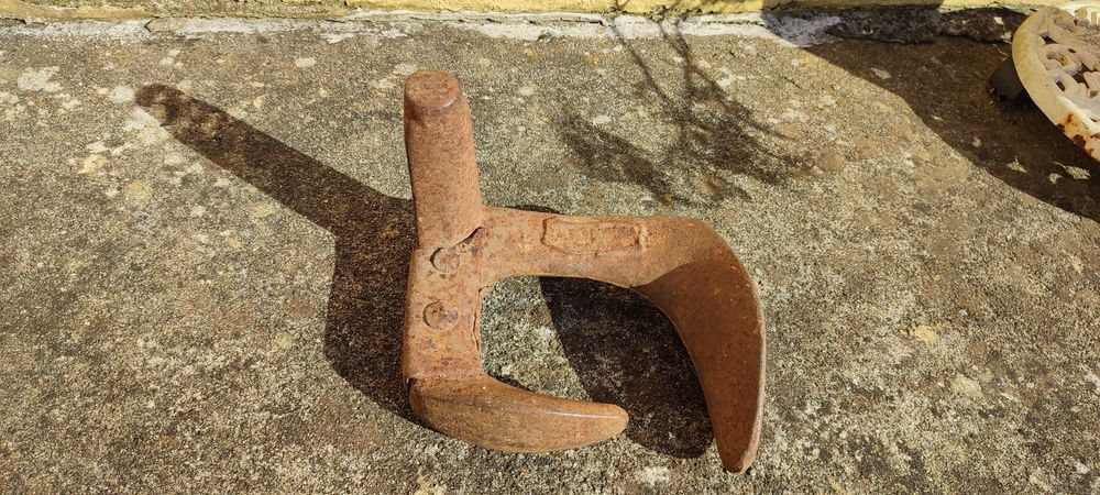 Bigorna / forma de sapateiro, em ferro.