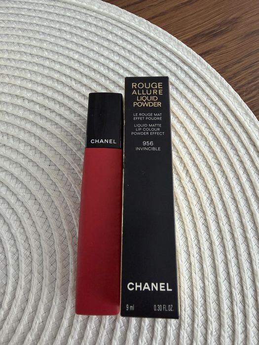 Pomadka Chanel Rouge Allure Liquid Powder