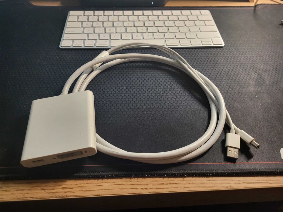 Apple A1306 Mini DisplayPort to Dual-link DVI Adapter