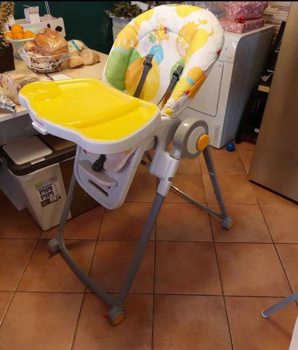 Cadeira infatil para alimentação