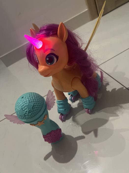 Інтерактивна іграшка My Little Pony Sunny Starscout Movie