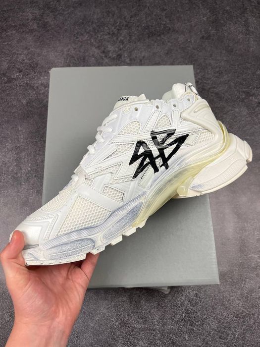 Кросівки Balenciaga Runner Graffiti White Black