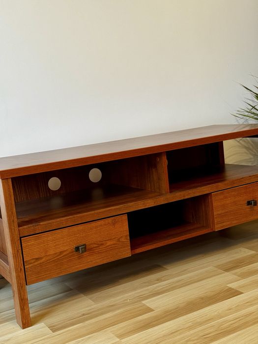 Szafka RTV - ciemny odcień drewna