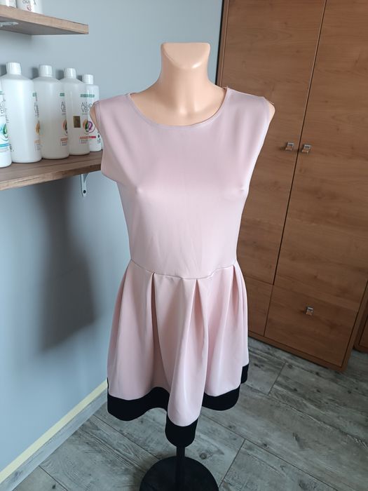 Sukienka pudrowy róż r. M