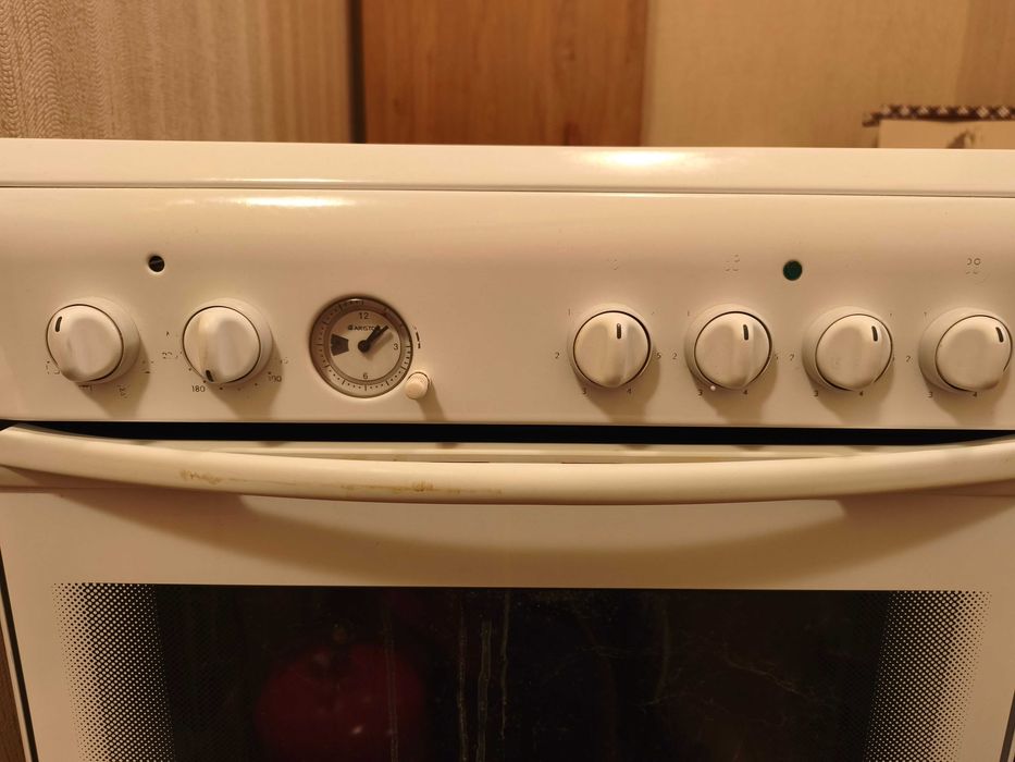 Електроплита Арістон