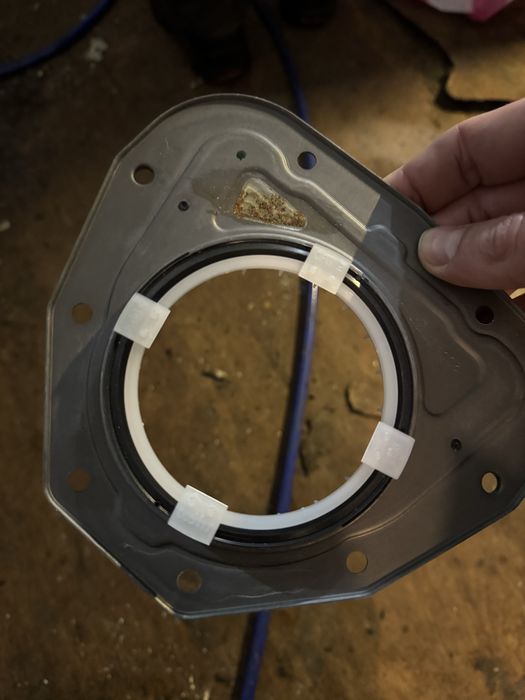 Сальник колінвала задній  „Corteco“ Vivaro, Primastar, Traffic 2,0D