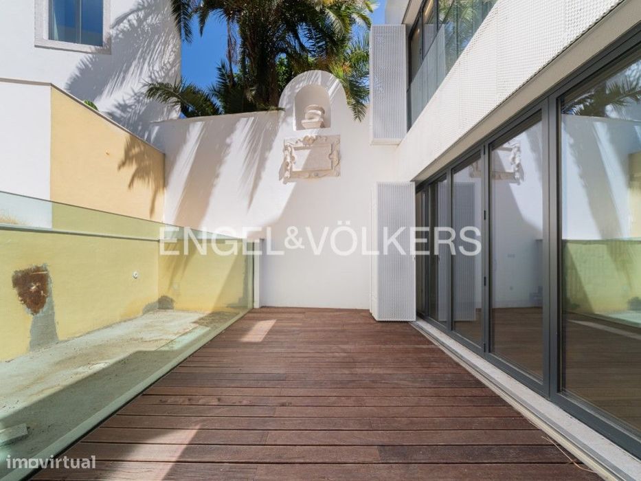 Moradia de Luxo com Piscina e Jardim Privativos nas Amoreiras