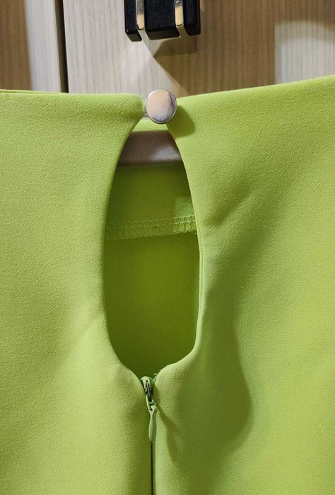 Limonkowa sukienka La Perla rozmiar 40