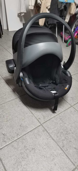 Carrinho Bebé Quinny Moodd Black Irony + ovinho Besafe Izi Go modular