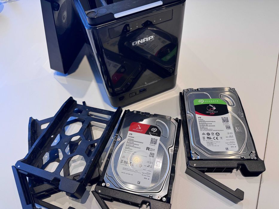 QNAP TS-453Bmini + 2x 4TB Seagate IronWolf | Serwer NAS | Stan Idealny