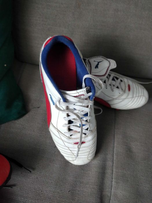 Puma Buty korki r. 37