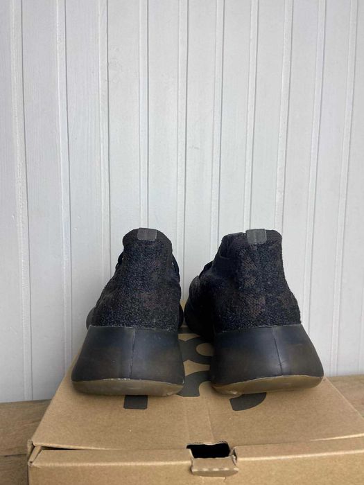 Używane buty adidas Yeezy boost 380 black onyx 43 1/3