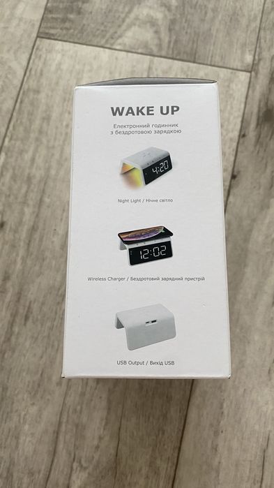 Годинник «WAKE UP» з функцією бездротової зарядки