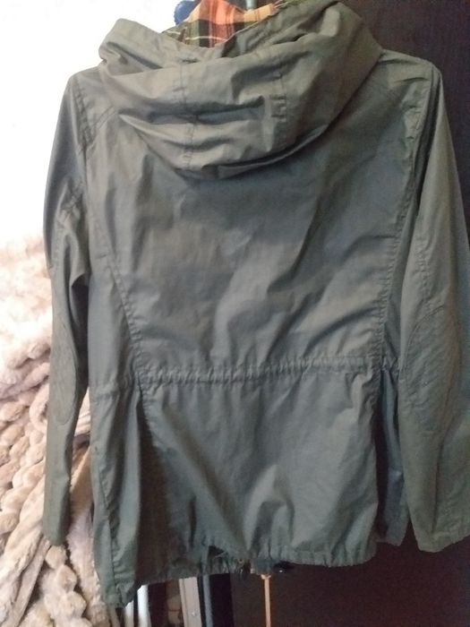 Вітровка жіноча.