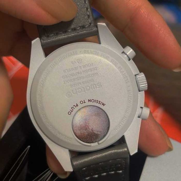 Zegarek Planet Pluton - wyjątkowa okazja dla miłośników kosmosu!