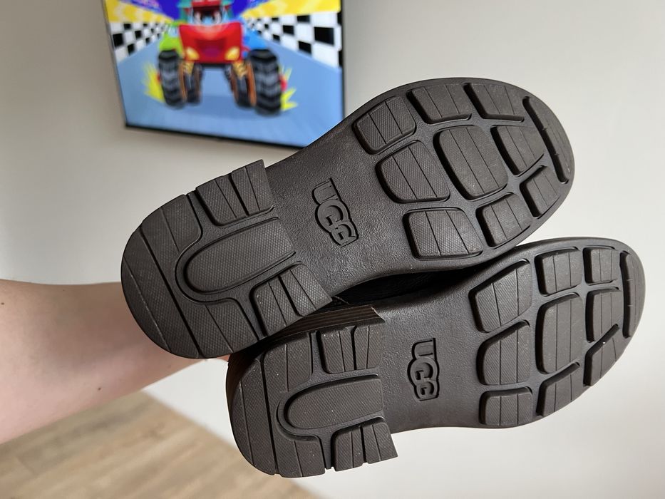 Продам нові оригінальні челсі ugg 36розмір