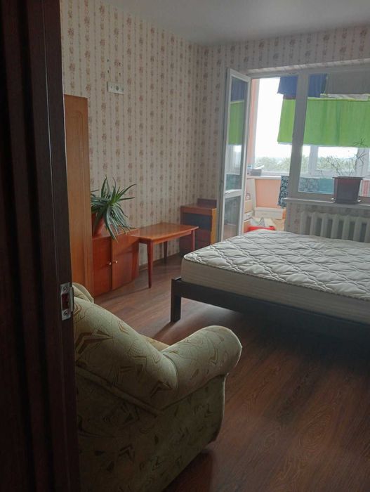 Терміново здам на Леваневского!