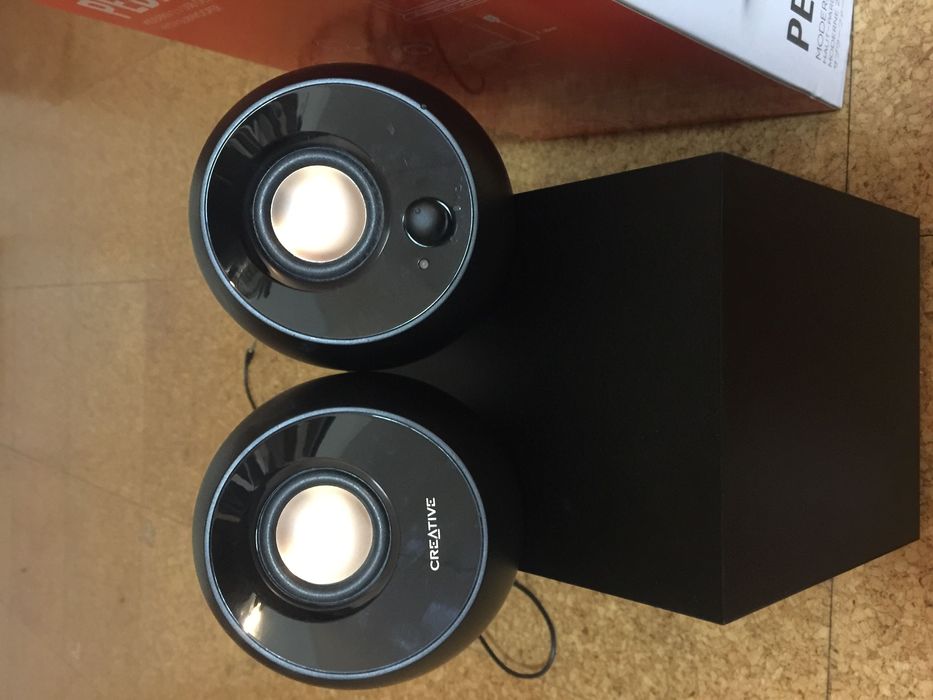 Colunas para desktop com subwoofer Creative Pebble plus