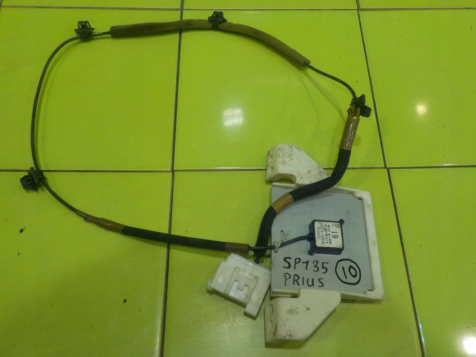 TOYOTA PRIUS III 1.8 VVTI 10r 5D antena GPS 86860-47070