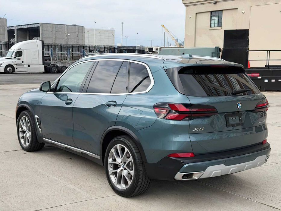 BMW X5 xDrive40i      2024