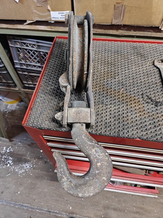 Roldana de Carga Industrial com Gancho