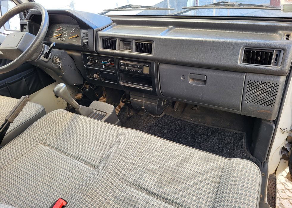 Mitsubishi L300 III 2.5 D Van 70cv 150mil km