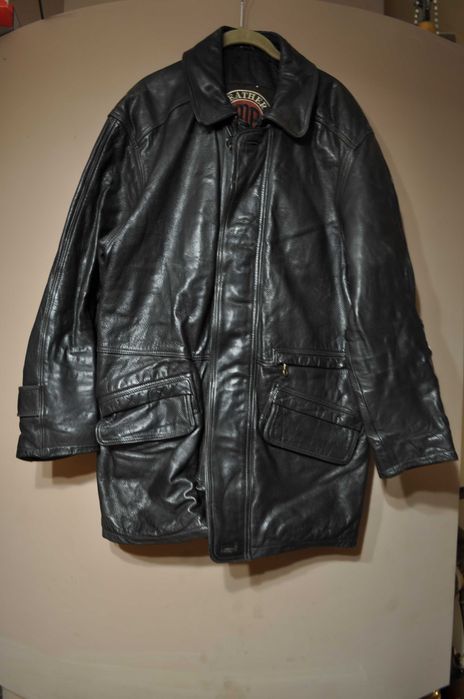 Męskie skórzane kurtki, kolor czarny.