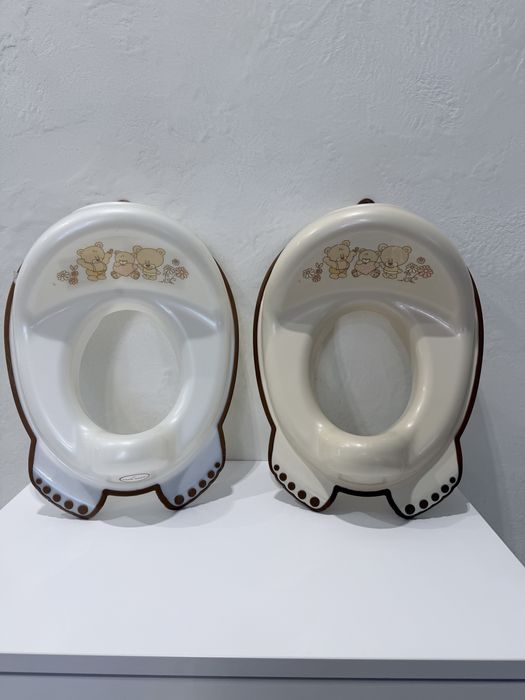 Накладки на унітаз дитячі з загальмовувачами.