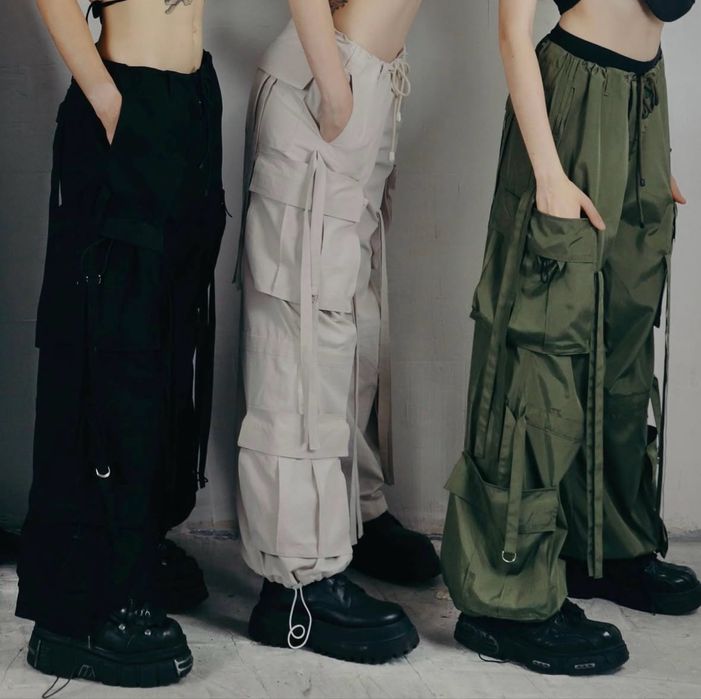 8 pockets black cargo pants