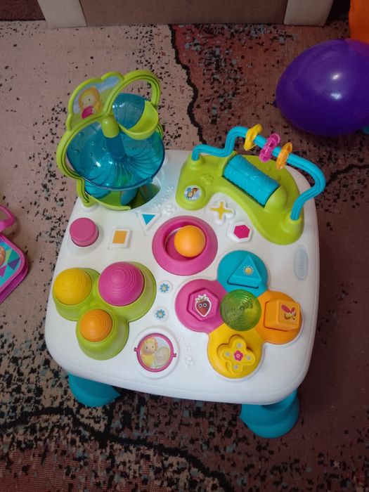 Дитячий ігровий столик зі звуковим та світловим ефектом