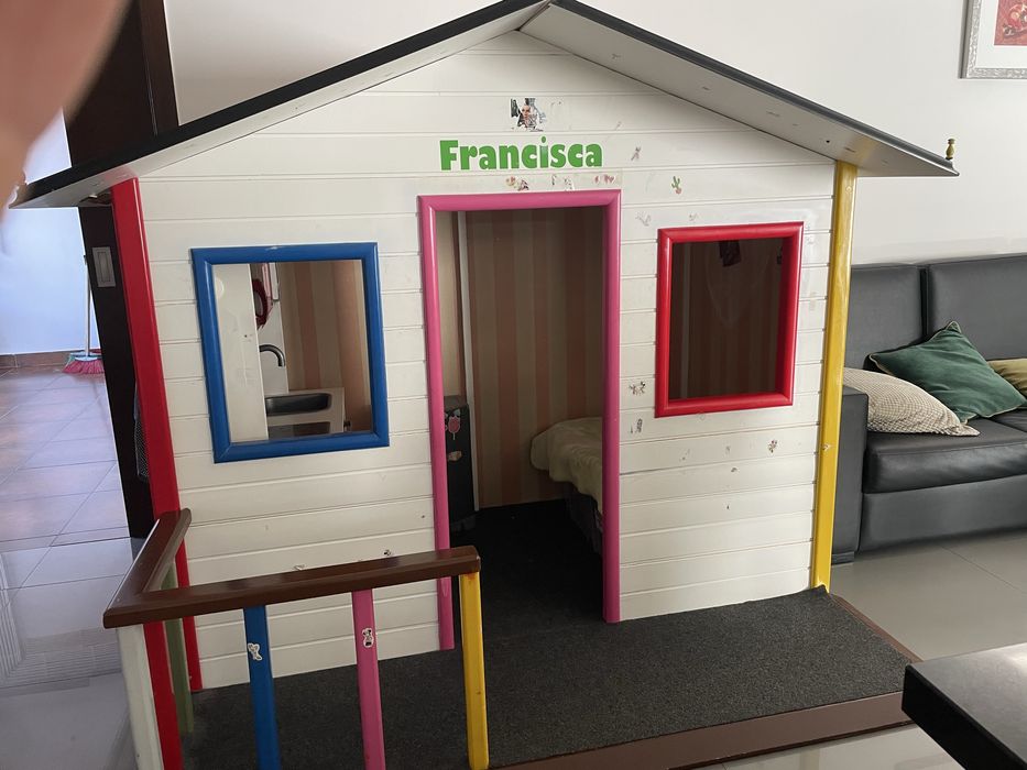 Casinha de madeira  de crianca