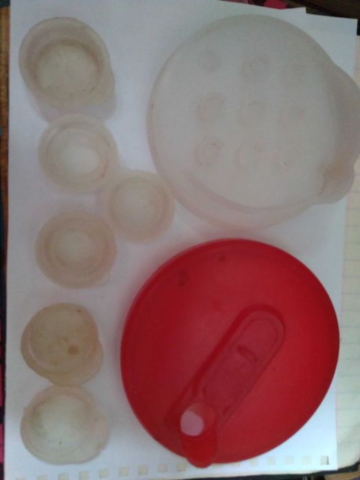 пластикова кришка для скляної пляшки 3 см. для банки.