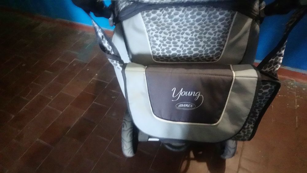 Коляска демисезонная