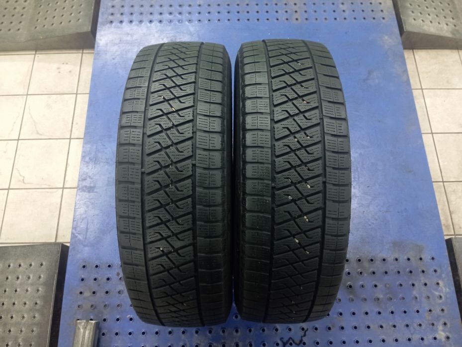 2szt zima opony lassa wintus  215/65/16C