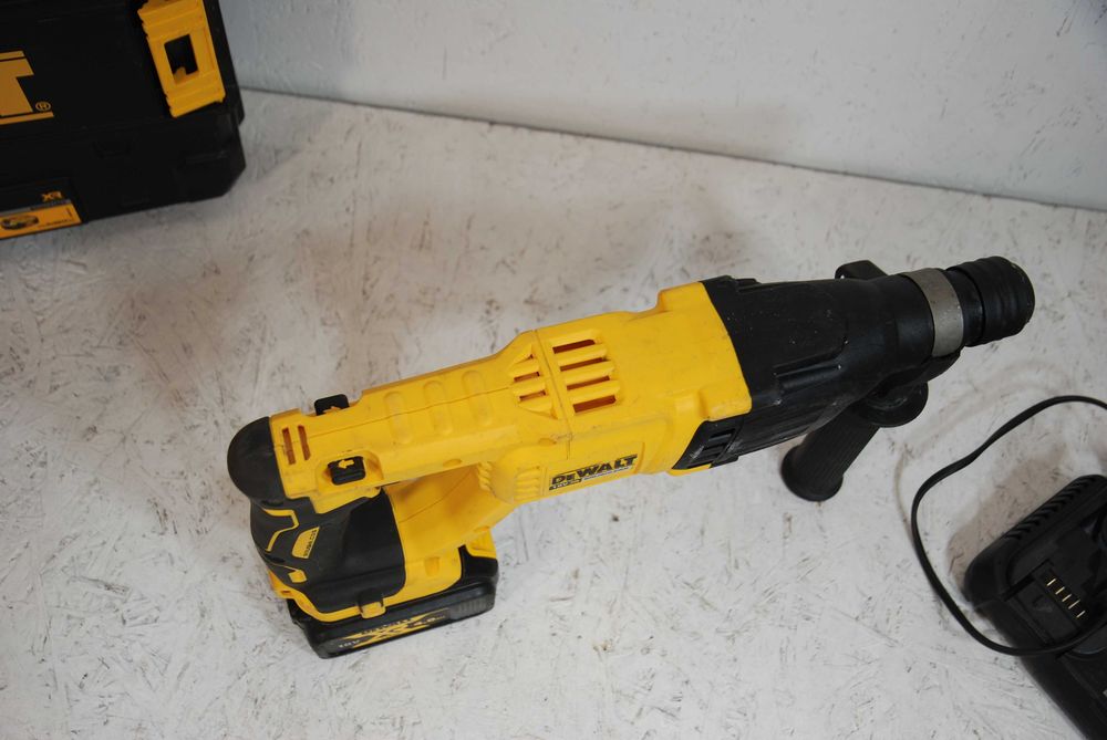 Młotowiertarka Dewalt