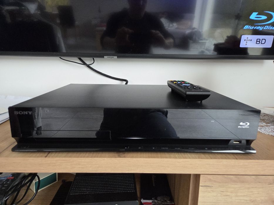 Sony Blu-ray model  hbd e-370