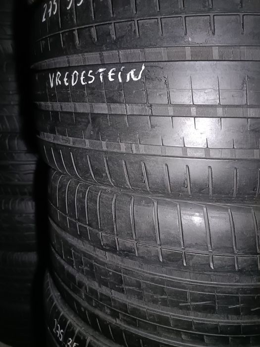 Pneus  275/35/20