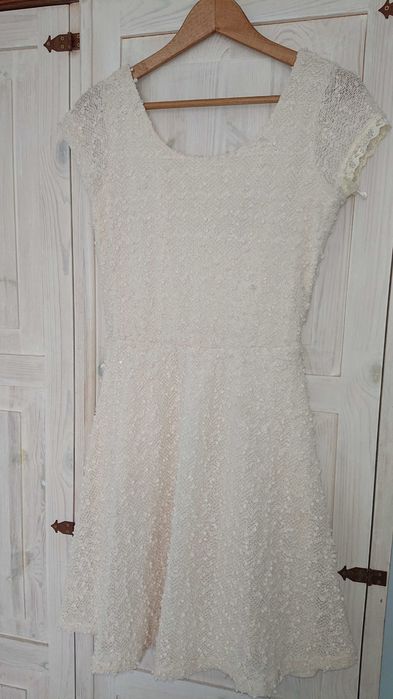 Sukienka kremowa Reserved r. L