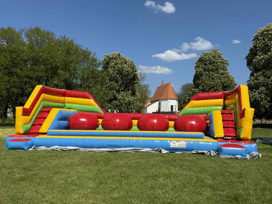 Dmuchańce do wynajęcia zjeżdżalnie tory przeszkód place zabaw