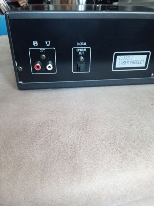 Продам CD проигрыватель technics sl-ps 770d.  В