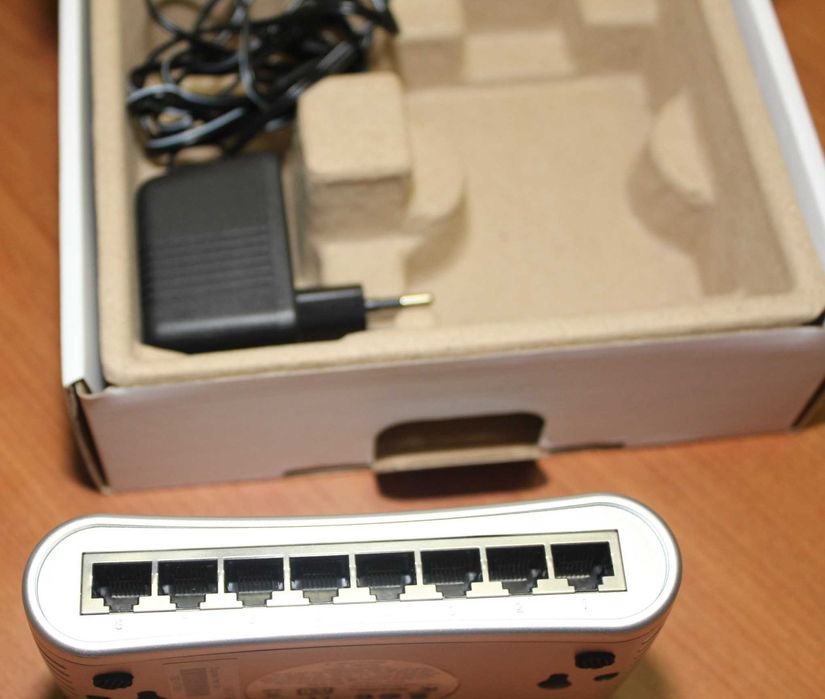 Switch SMC 8 Portas (SMCFS8)64286573118081123