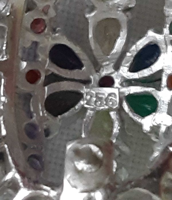 Роскошный серебряный гарнитур с самоцветами