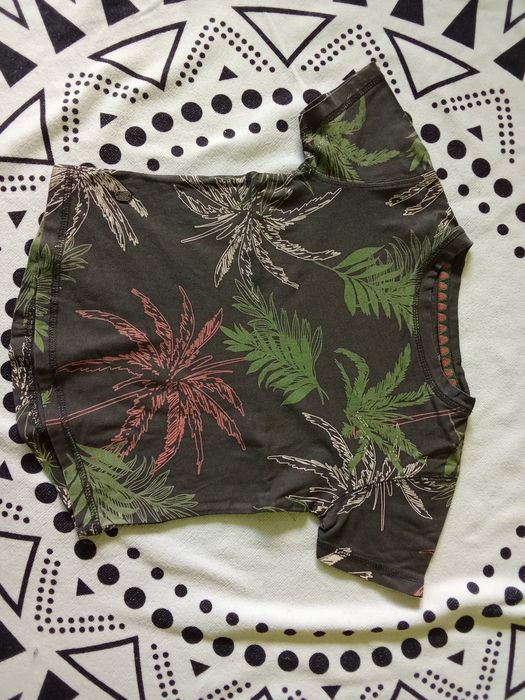 Tshirt w palmy 104 Reserved