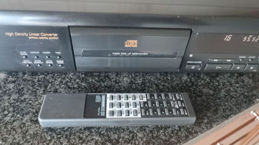 Leitor SONY CDP-XE700