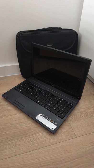 Laptop Acer + zasilacz, mysz, pokrowiec