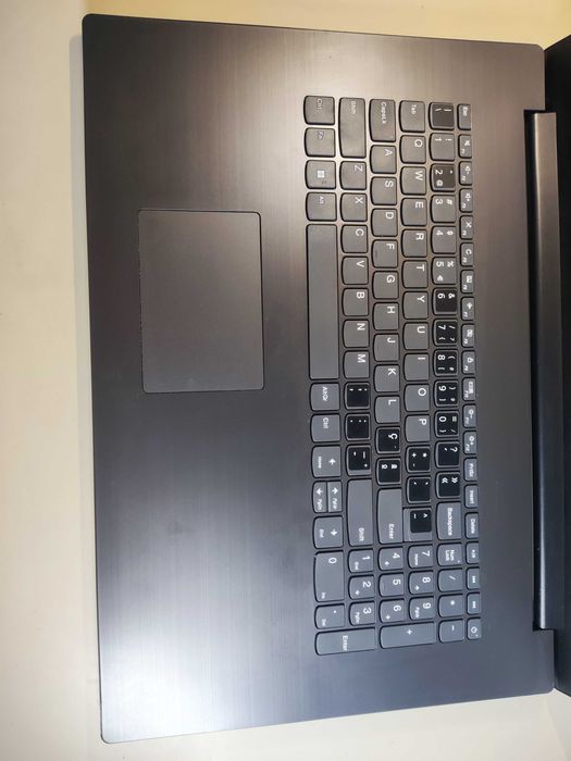 Lenovo Ideapad 330 17"