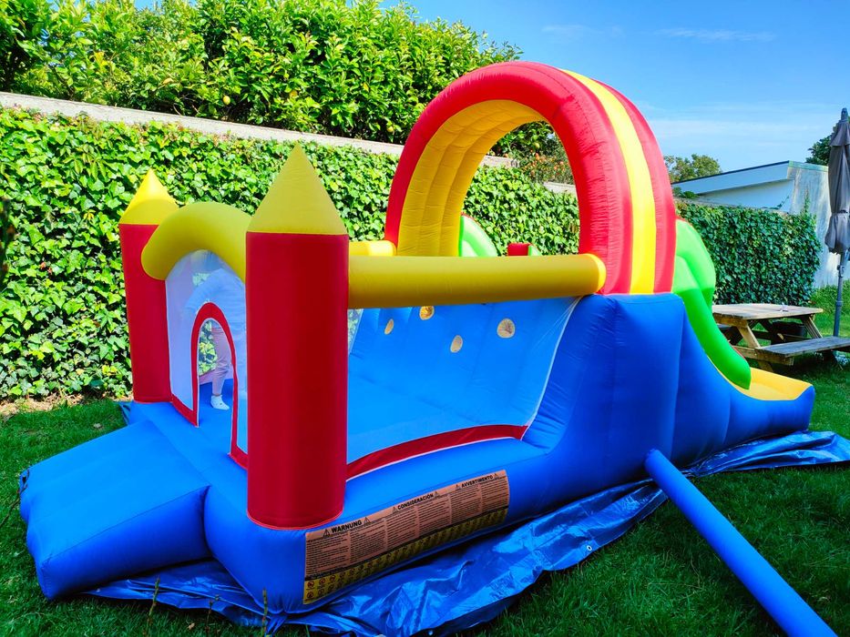 Aluguer Insuflável 5m Escorrega + Saltos - Gaia, Espinho, Feira, Porto