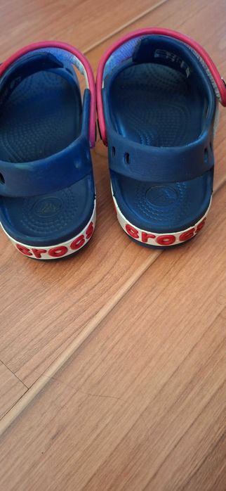 Vendo diverso calçado criança
