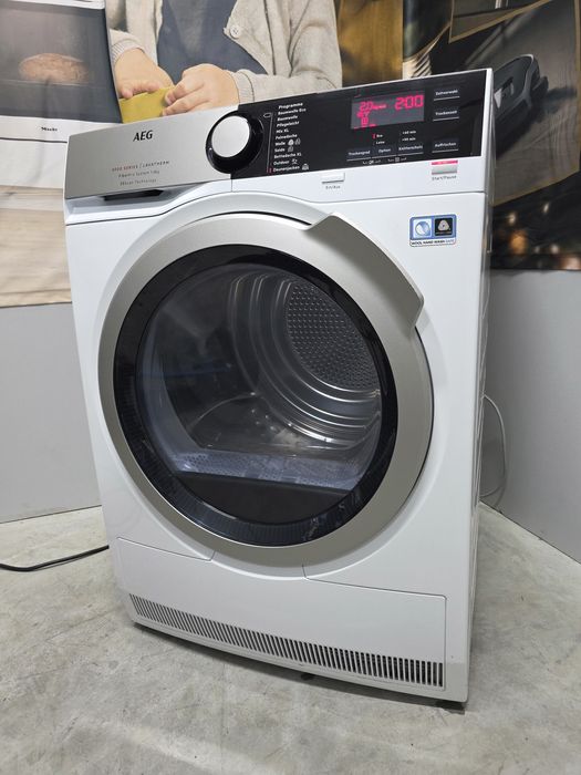 Сушильна машина AEG 9000 serie 2023 рік  A+++ сушіння пуховиків 8кг