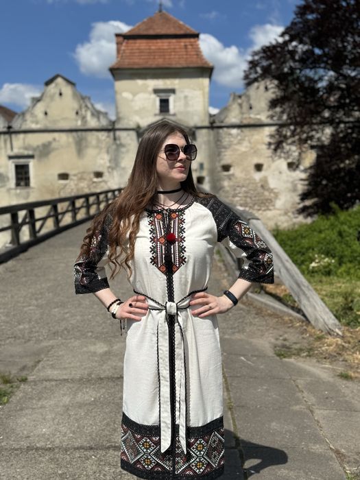 Вишита сукня, ручна вишивка